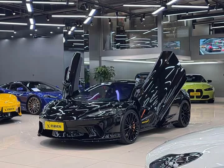 McLaren GT