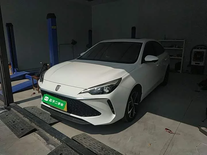Roewe i5