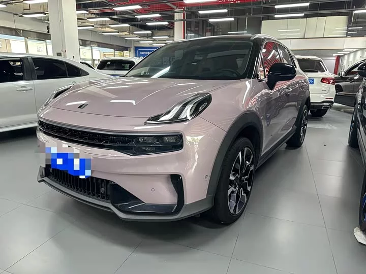 Lynk & Co 06