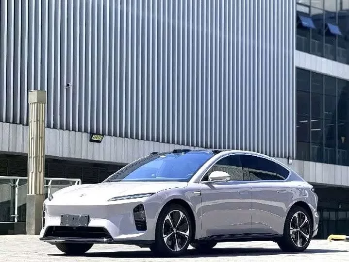 NIO ET5