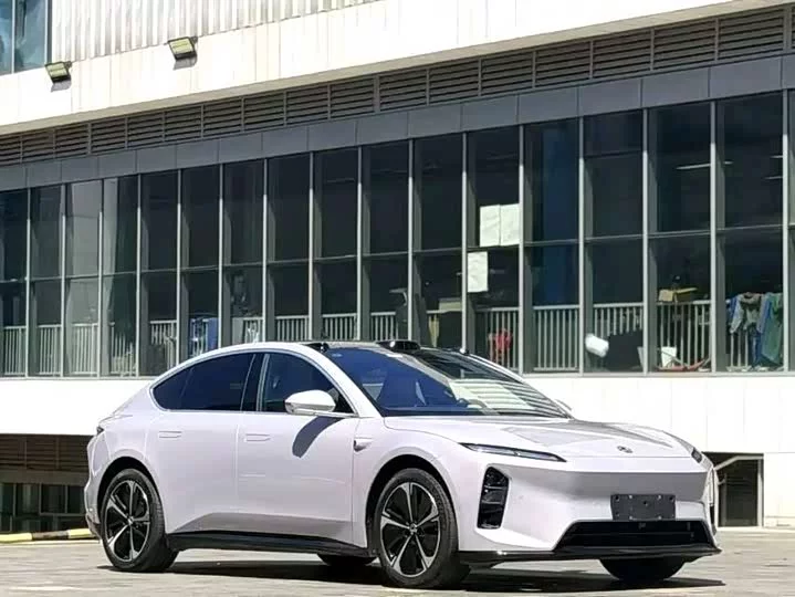 NIO ET5