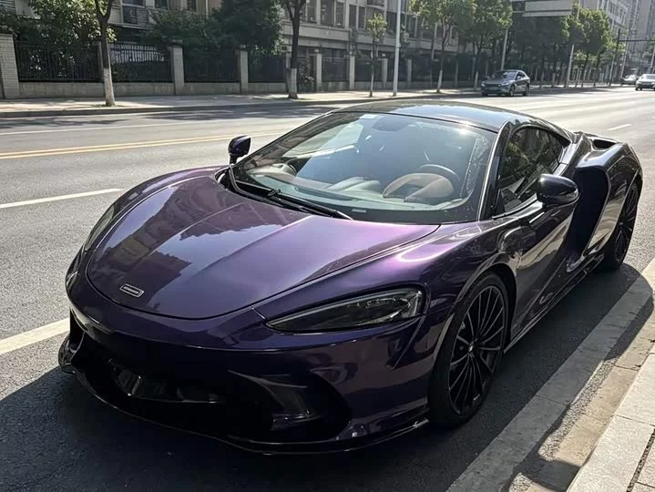 McLaren GT