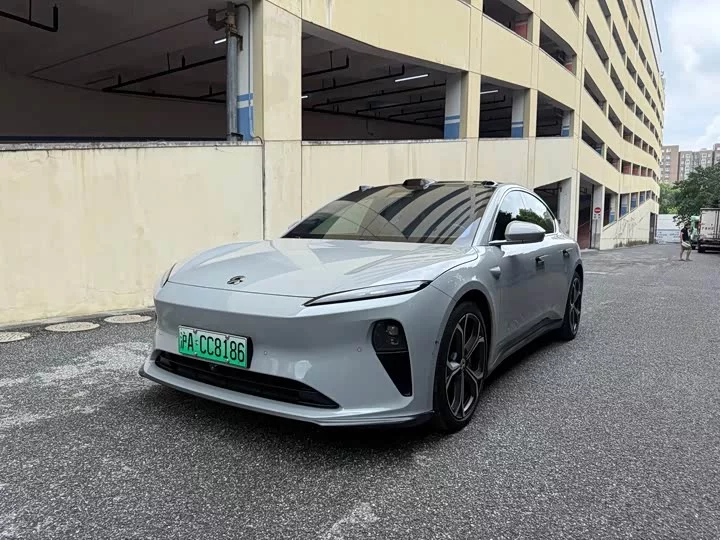 NIO ET5