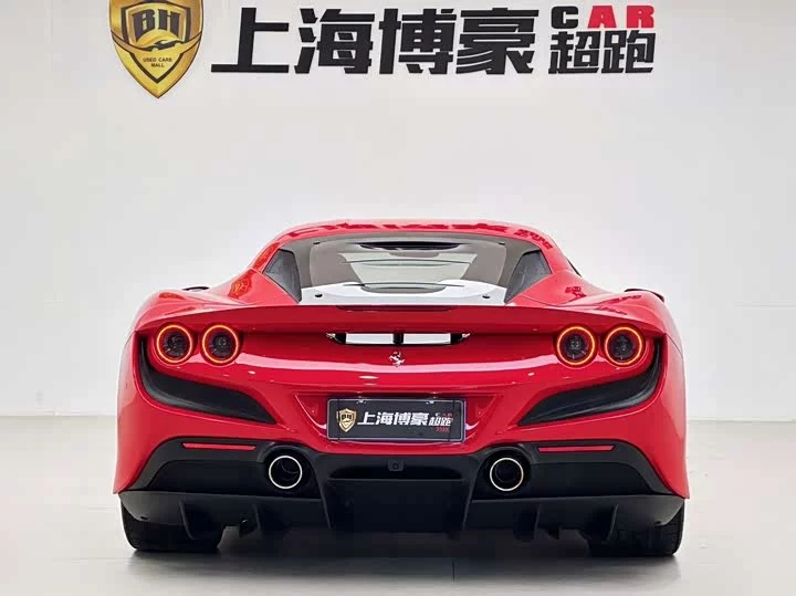 ferrari F8