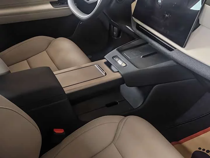 Volvo XC70 plug-in hybrid