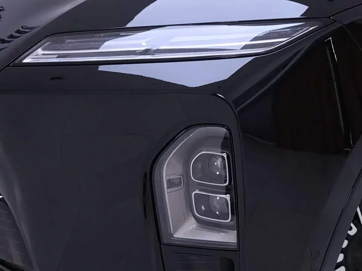 NIO ES8