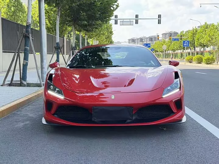 ferrari F8