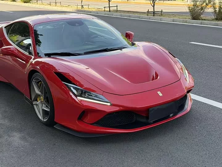 ferrari F8