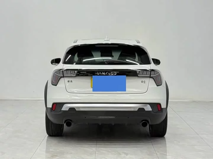 Lynk & Co 02