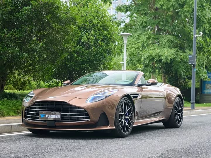 Aston Martin DB12