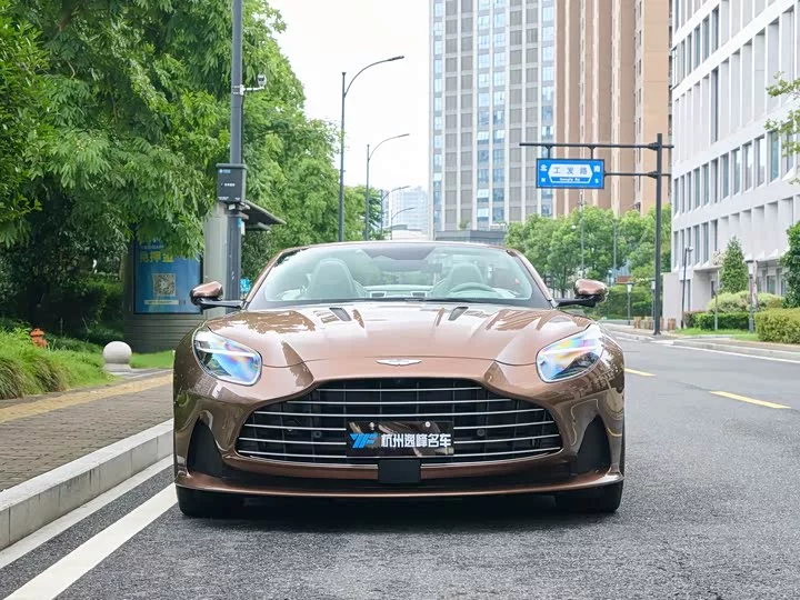 Aston Martin DB12