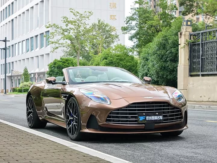 Aston Martin DB12