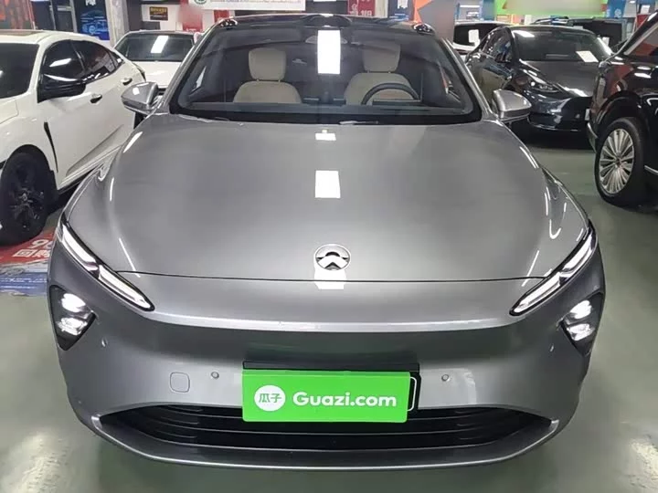 NIO ET7