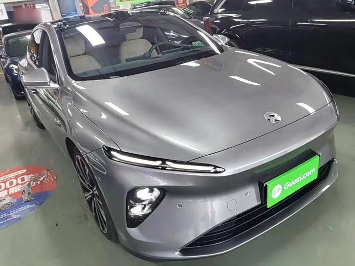 NIO ET7
