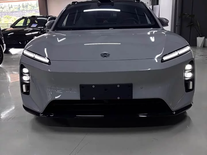 NIO ET5