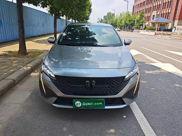 Peugeot 408