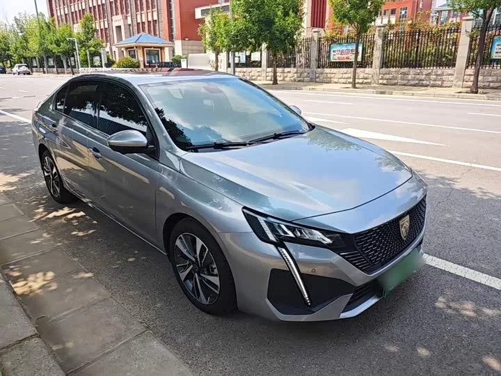 Peugeot 408