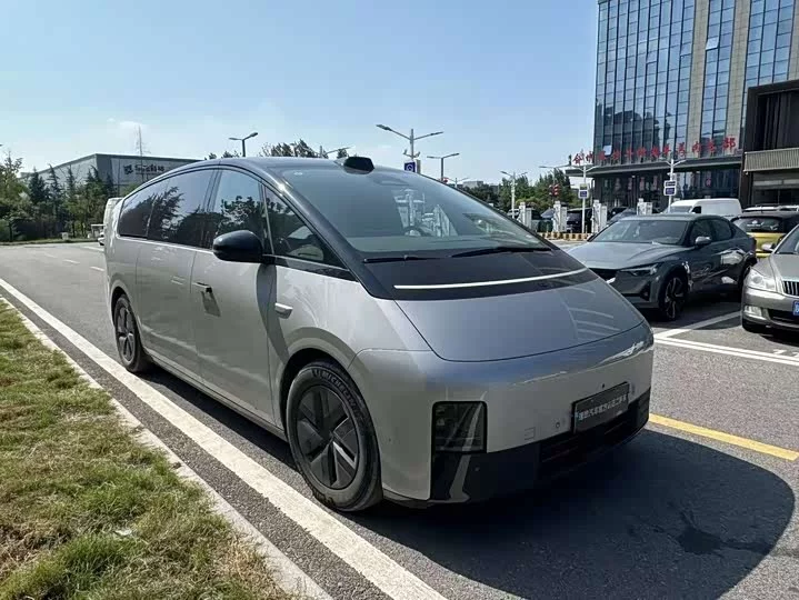 Li Ideal MEGA
