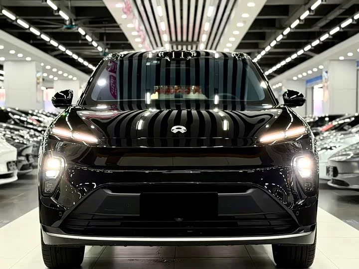 NIO ES8