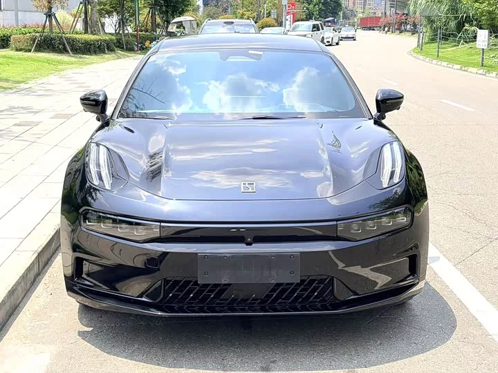 ZEEKR 001