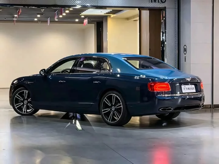 Bentley galloping