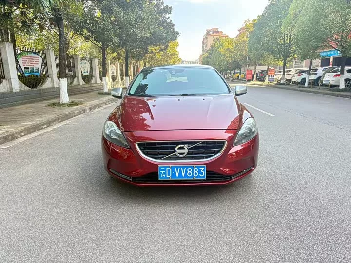 Volvo V40