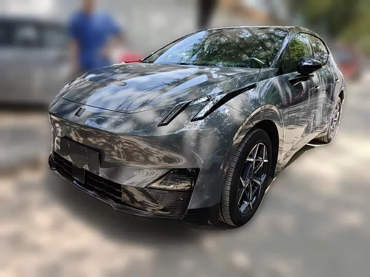 Lynk & Co Z20