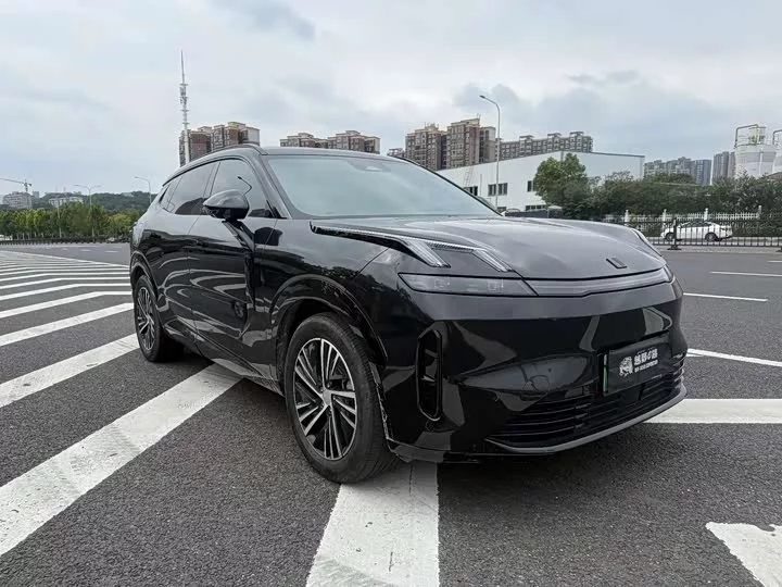 Lynk & Co 08 EM-P