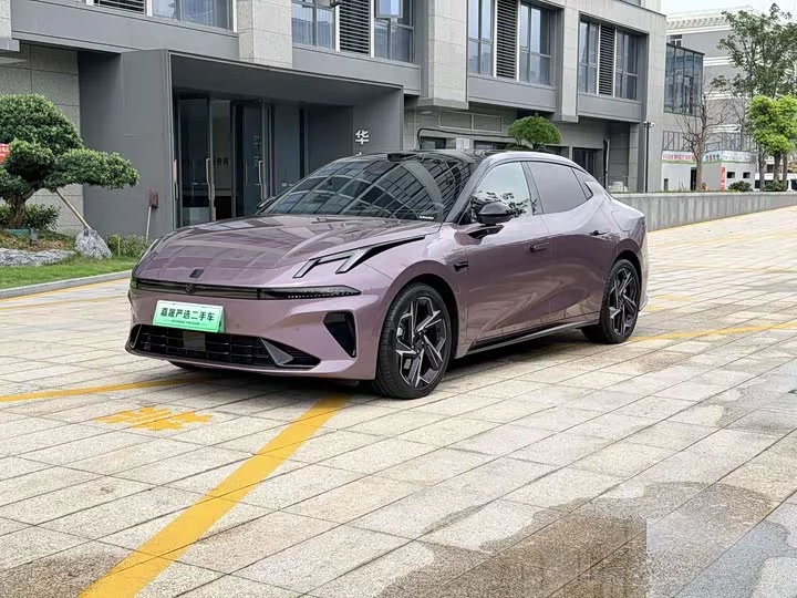 Lynk & Co 07 EM-P