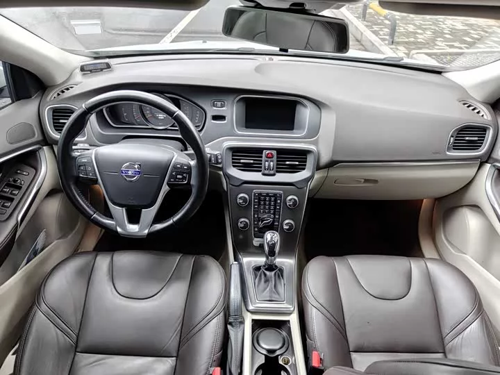 Volvo V40