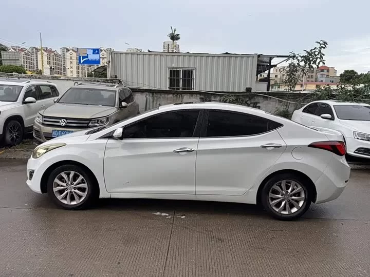 Hyundai Elantra