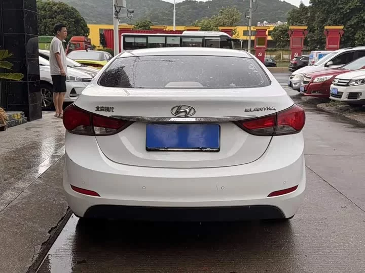 Hyundai Elantra