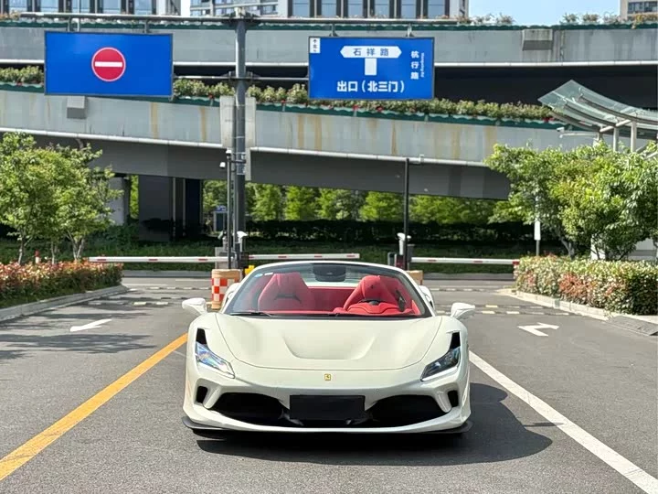 ferrari F8
