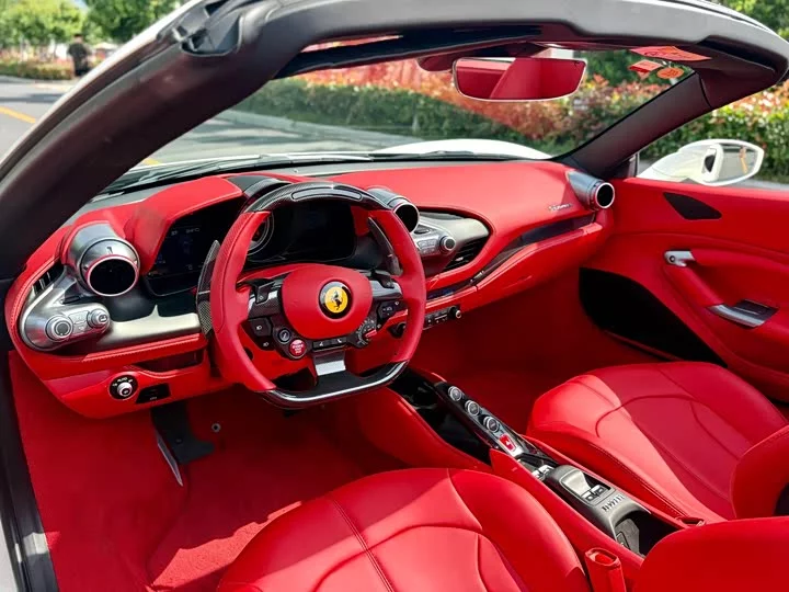 ferrari F8