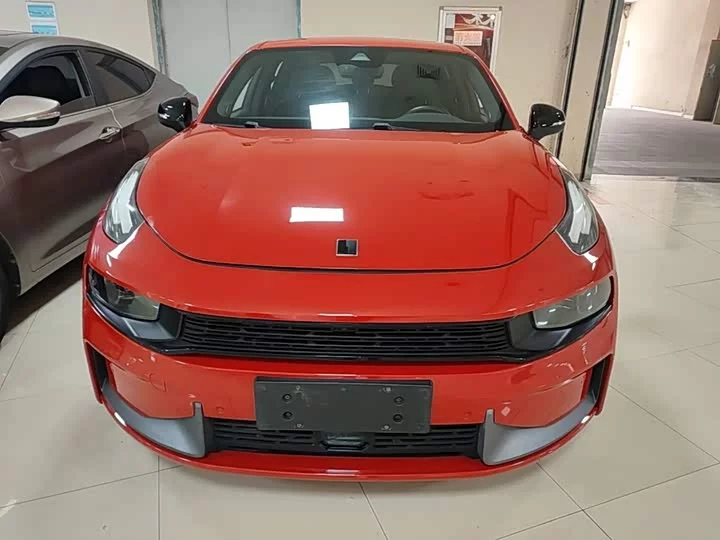 Lynk & Co 03