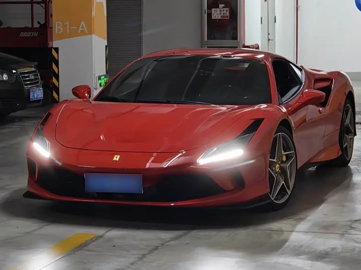 ferrari F8
