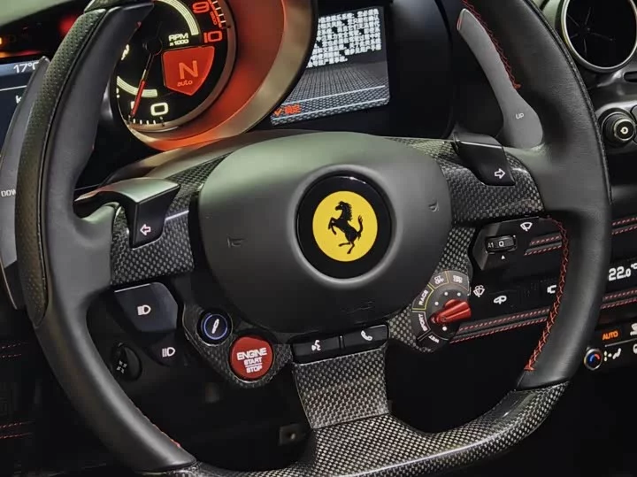ferrari F8