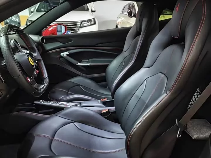 ferrari F8