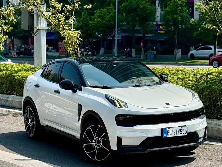 Lynk & Co 05