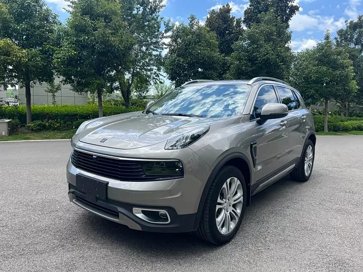 Lynk & Co 01