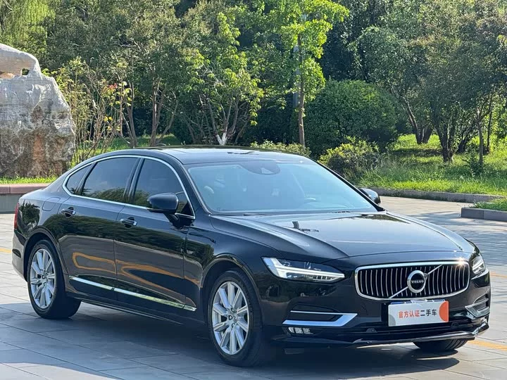 Volvo S90