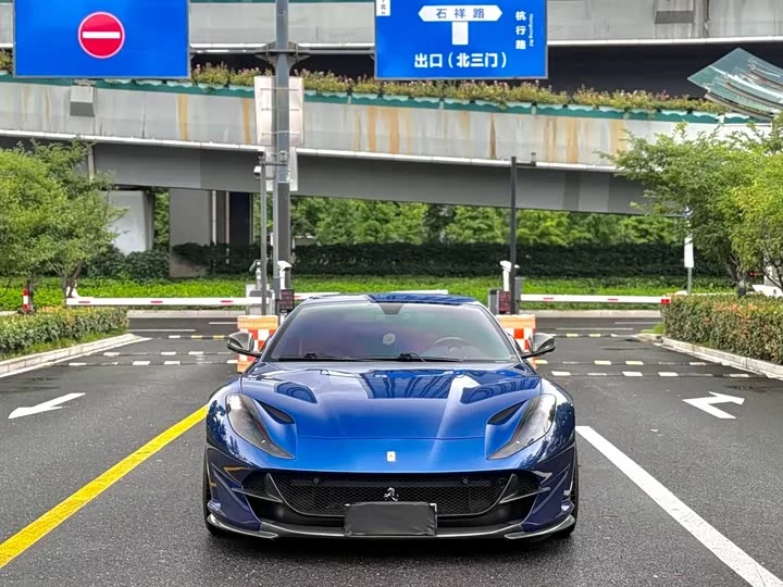 ferrari 812
