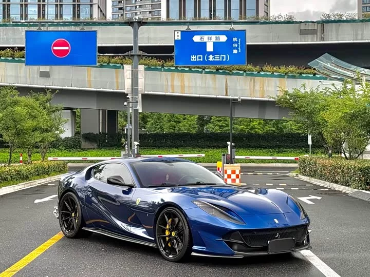 ferrari 812