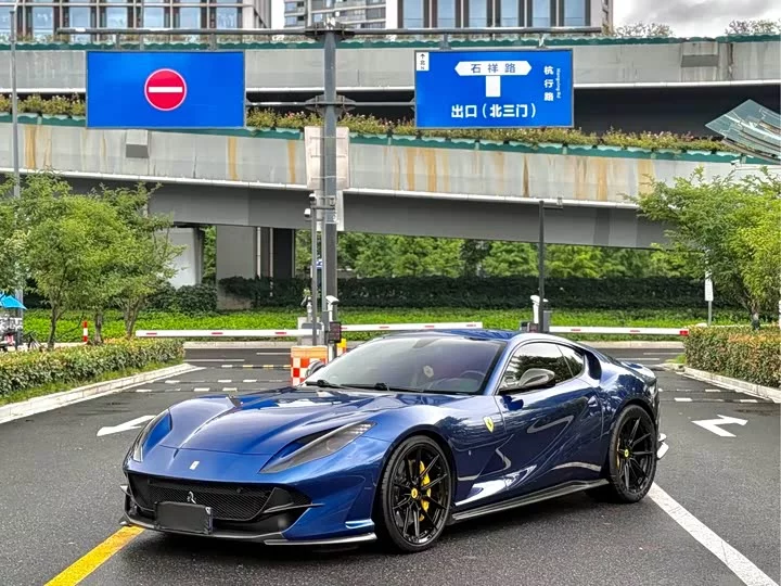 ferrari 812