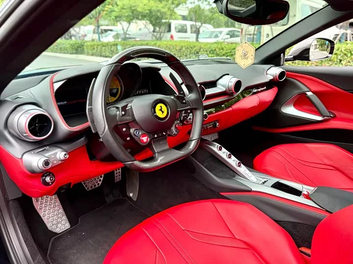 ferrari 812