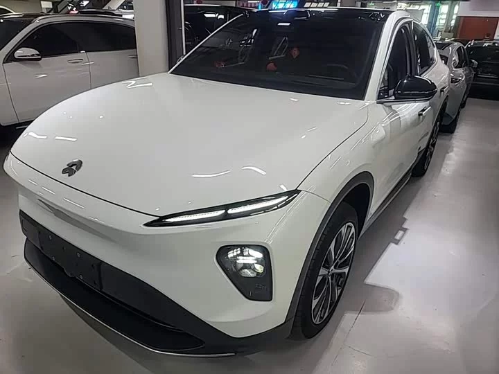 NIO EC7