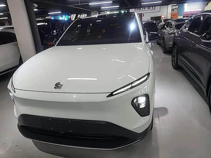 NIO EC7