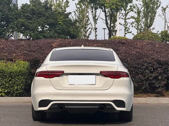 Jaguar XEL