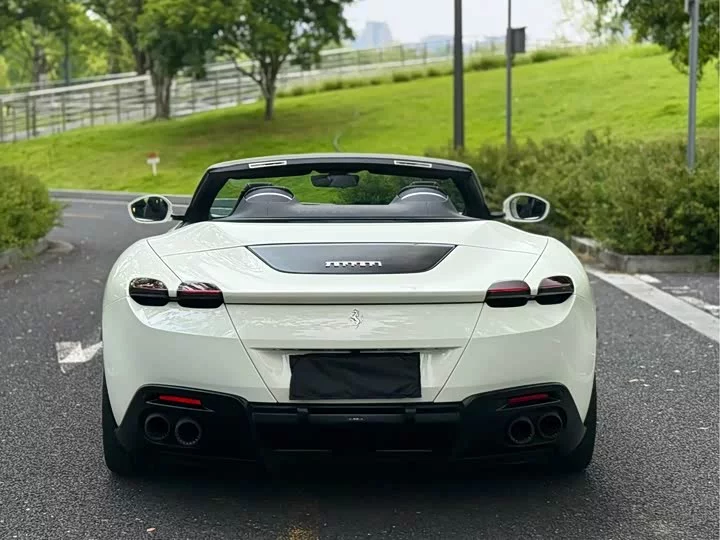 ferrari Roma