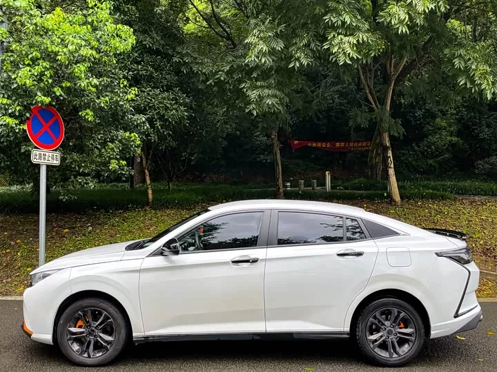 Dongfeng Yixuan